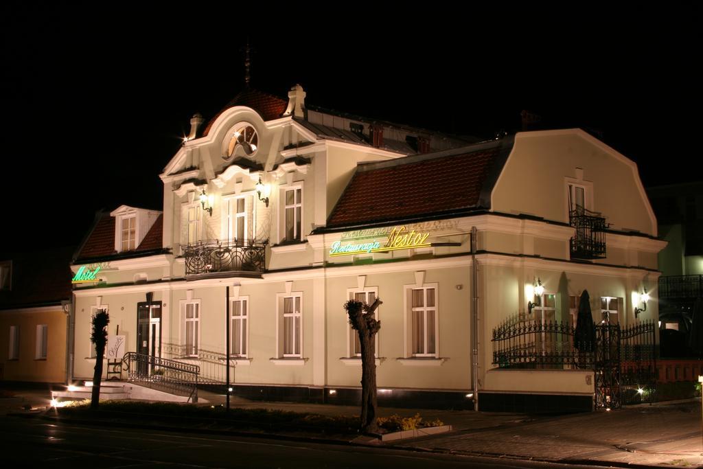 Willa Nestor Kórnik Buitenkant foto